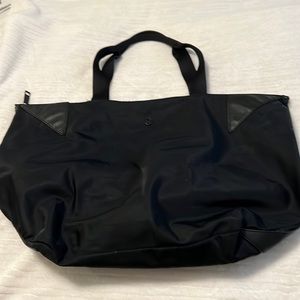 Lululemon tote bag